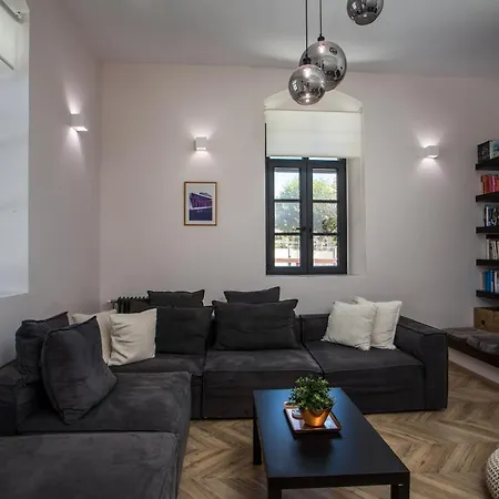 Villa Lou
